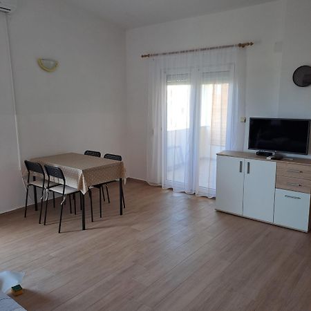 Apartments Cecilija Povljana Exterior photo