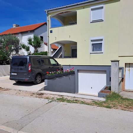 Apartments Cecilija Povljana Exterior photo
